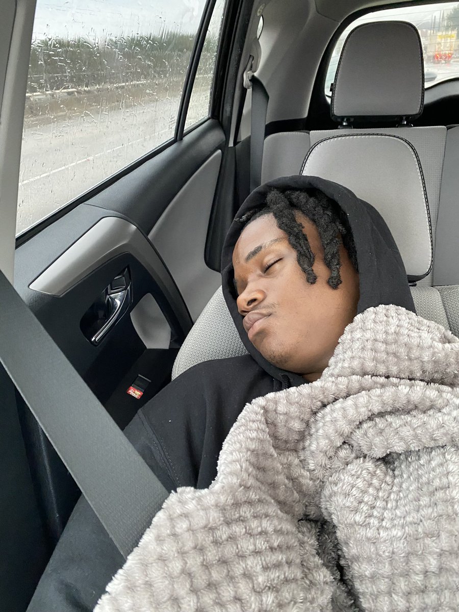 AGilmoreBlogs's tweet photo. quietest road trip ever…because @JacarysB wasn’t in the car snoring! https://t.co/l4W2ChXCCj