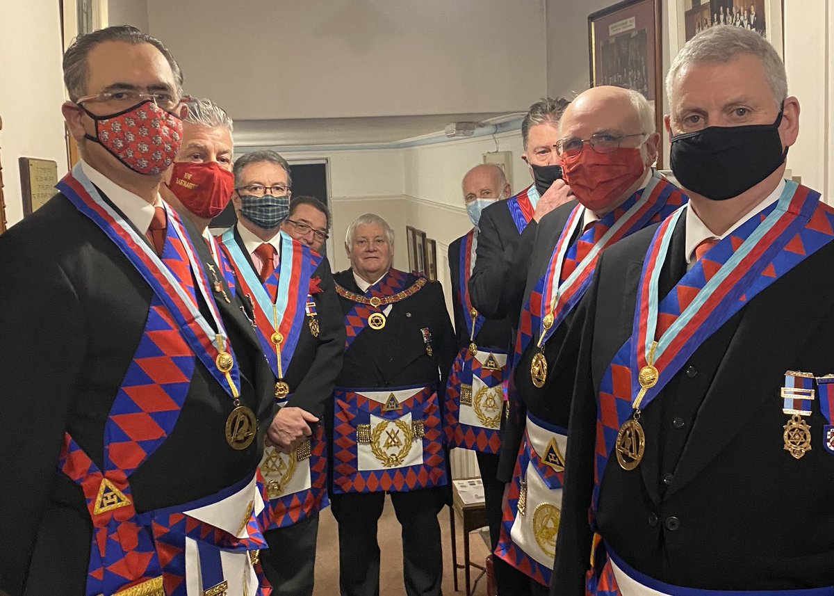 A fantastic start to 2022 with a visit to Chapter of Friendship 257 for the dedication of the 1st Banner in their 253 year history. MEGS Stephen Allum lead the dedication and also presented a 40 year certificate to Chris Phelan who was honoured with a field promotion to PPGReg 👏🏻