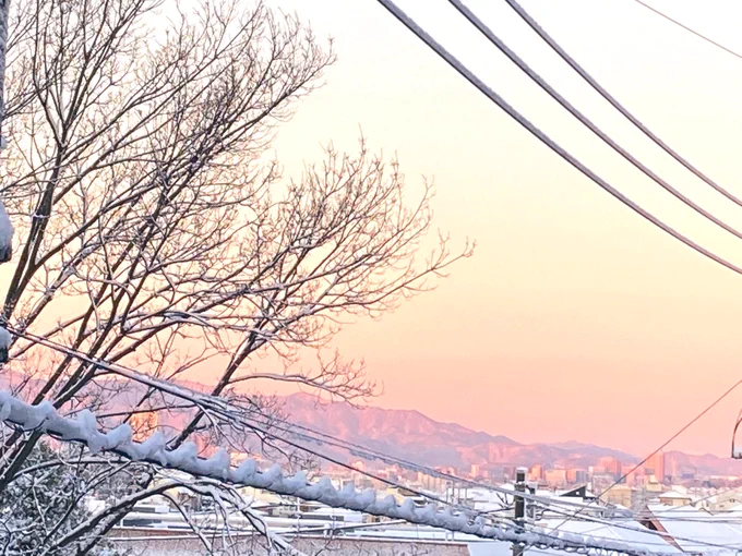 雪の朝焼け 