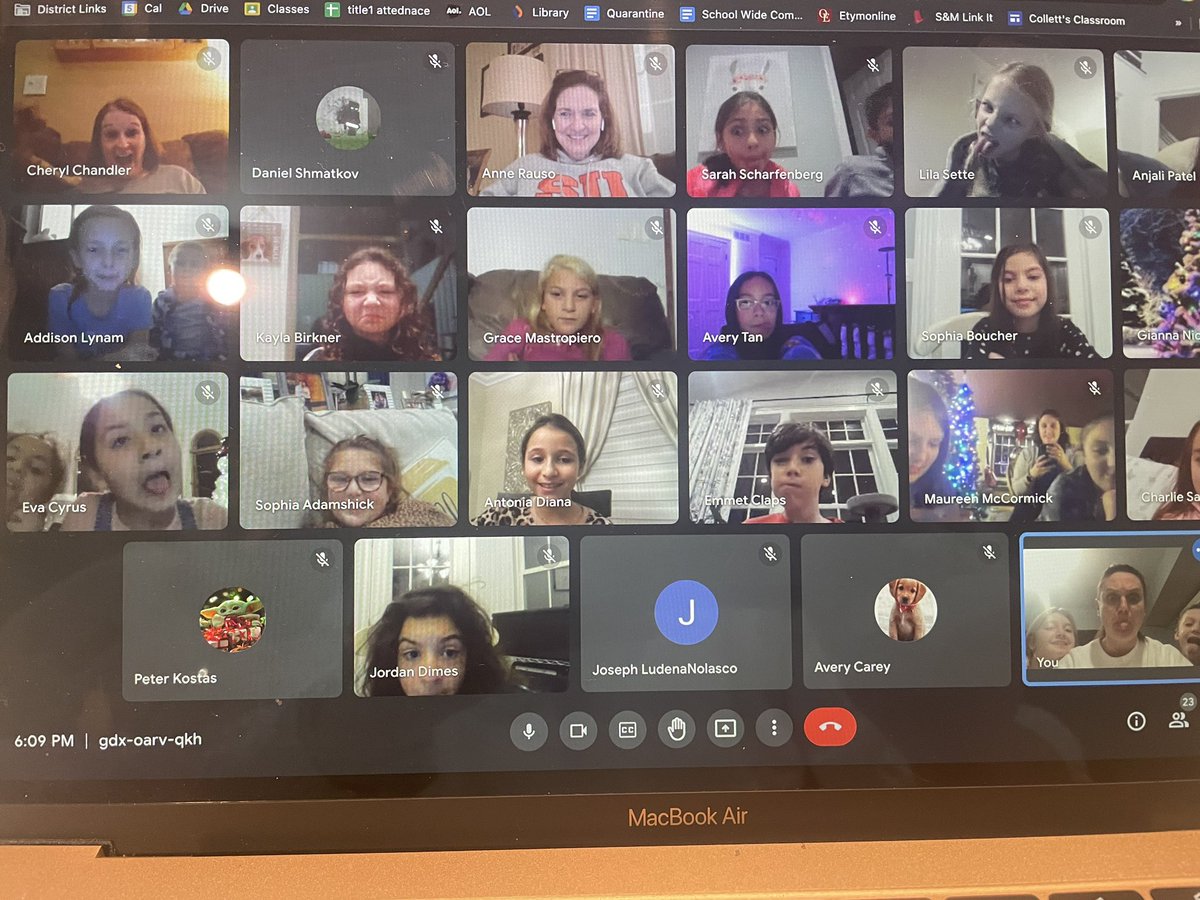 MrsCollettCNSD's tweet photo. We had “snow” much fun reading  “Snowzilla” tonight! Make sure you complete your Snowzilla homework!! @MrsRausoCRES @ConoverRoadES @CNTSDstudentengagement https://t.co/d6OAwNkQao
