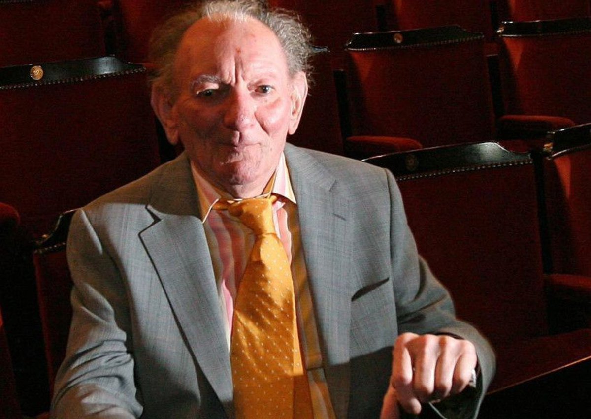 What a brilliant documentary about Brian Friel on @RTEOne Shy man, show man. The influence my hometown of Glenties (Ballybeg) had on his writing was lovely to see. What an amazing talent. #brianfriel #shymanshowman