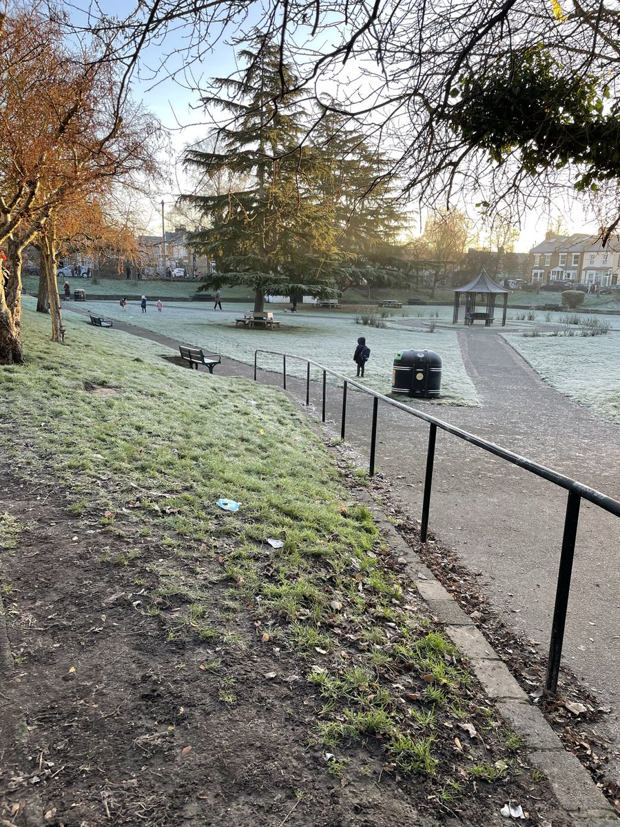 Beautiful morning on the school run. The hoar-frost was particularly lovely in Stoneydown Park. #365outside #winter #lovewhereyoulive #e17