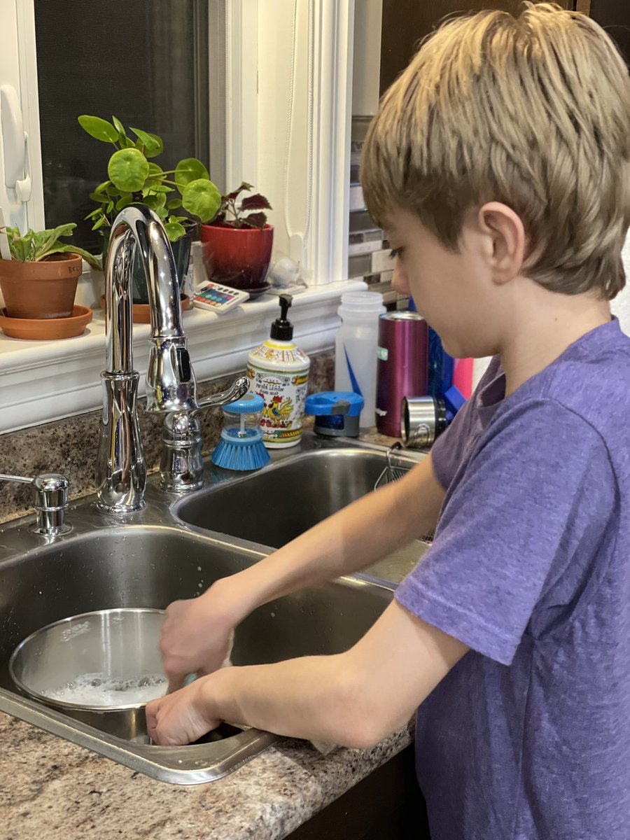 LoriDPrice's tweet photo. @NewtownElem @NLESDCA J helped with the supper dishes. This chore challenge is brilliant! 😉 https://t.co/fiqIDpx90W
