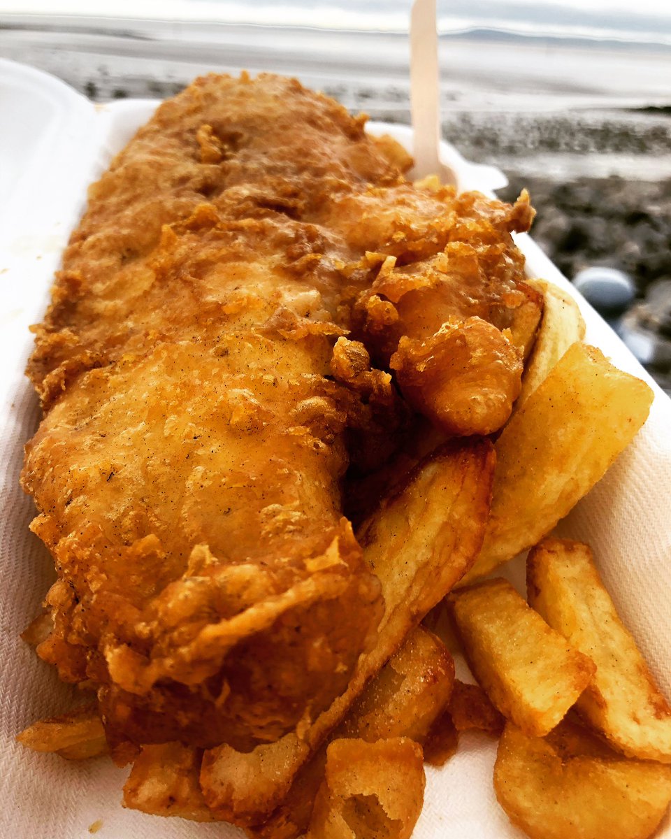AdamRichman's tweet photo. In honor of Sunday’s #FACup match, please enjoy this episode of #MatchDayMenus where this @SpursOfficial supporter, has a truly magnificent time in the land of @ShrimpsOfficial !
Morecambe Bay, The Lakes District, Grange-Over-Sands took my breath away.

https://t.co/fkpVZIhY0x https://t.co/UScUW6X9DR