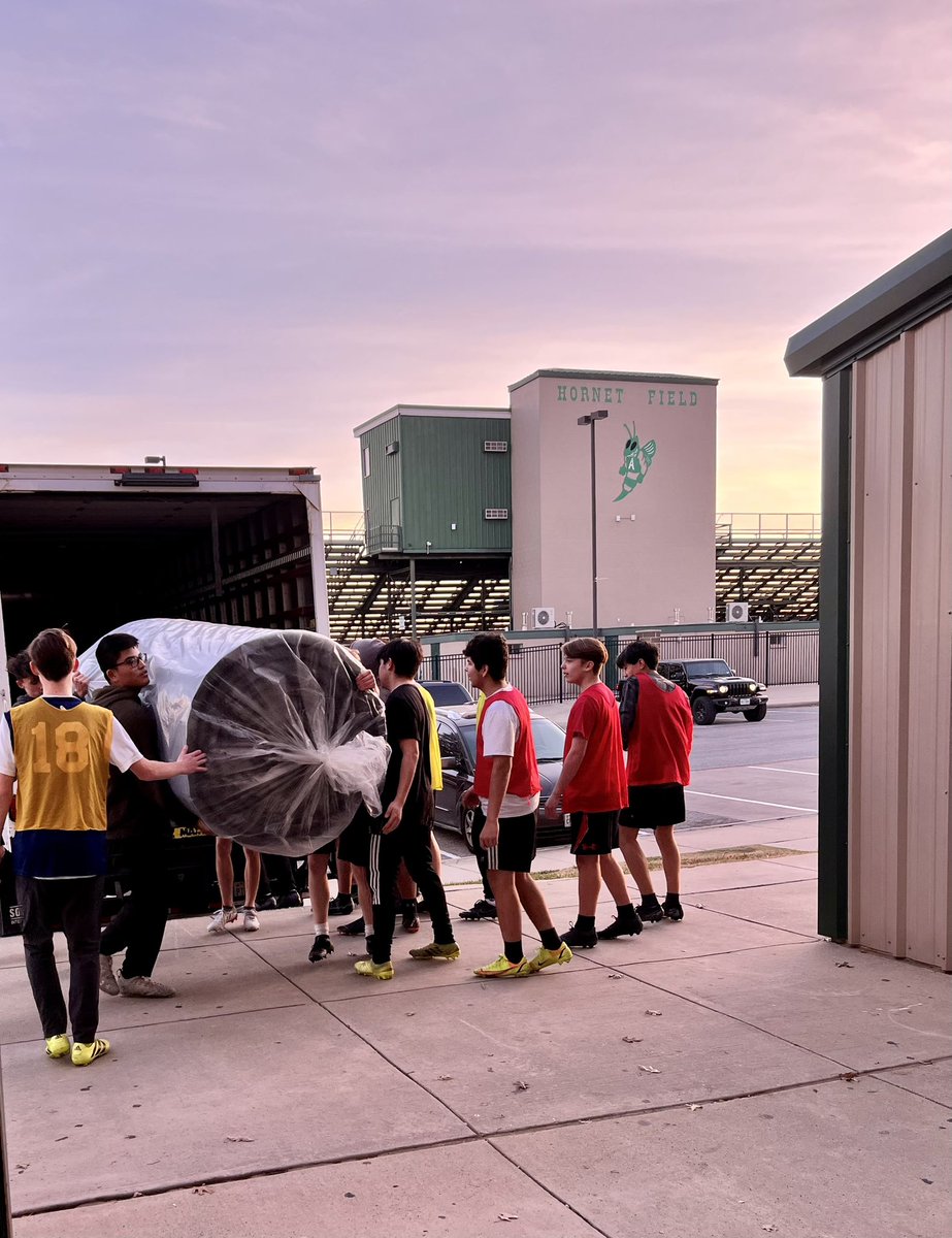 Azle Cheer tweet media