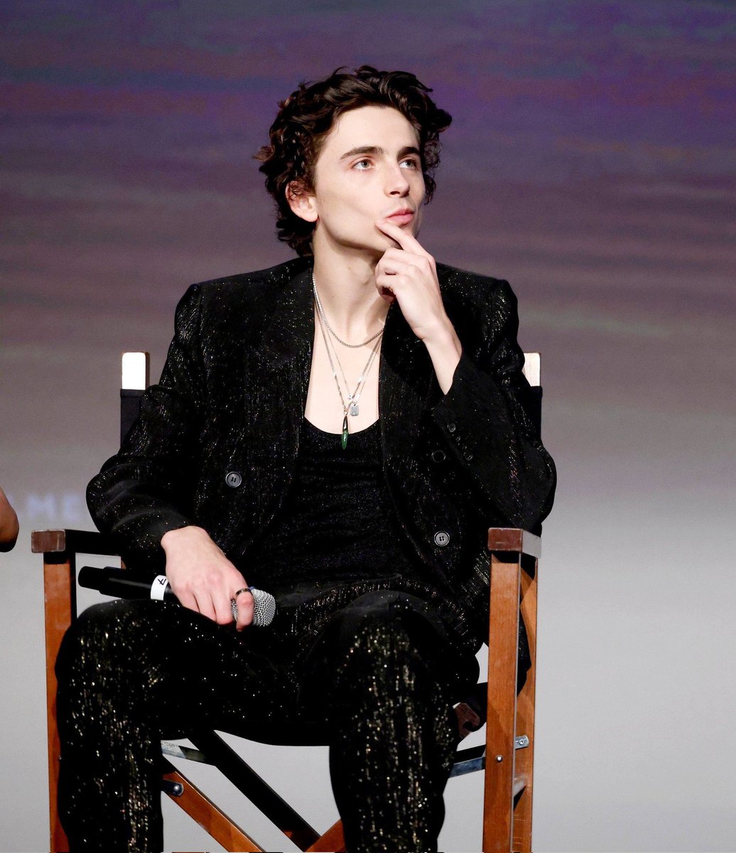 CantQuitYa2017's tweet photo. WITWITC? #whereintheworldistimotheechalamet? #timothéechalamet #thedroughtisreal #missingourboy https://t.co/jCsOqnIipa