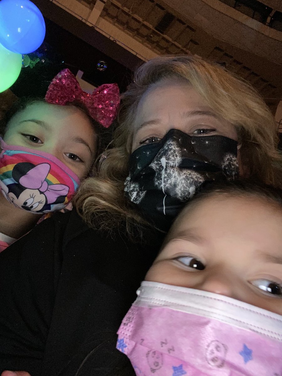 Addie0610's tweet photo. #disneyonice https://t.co/B0bXHCxaMz