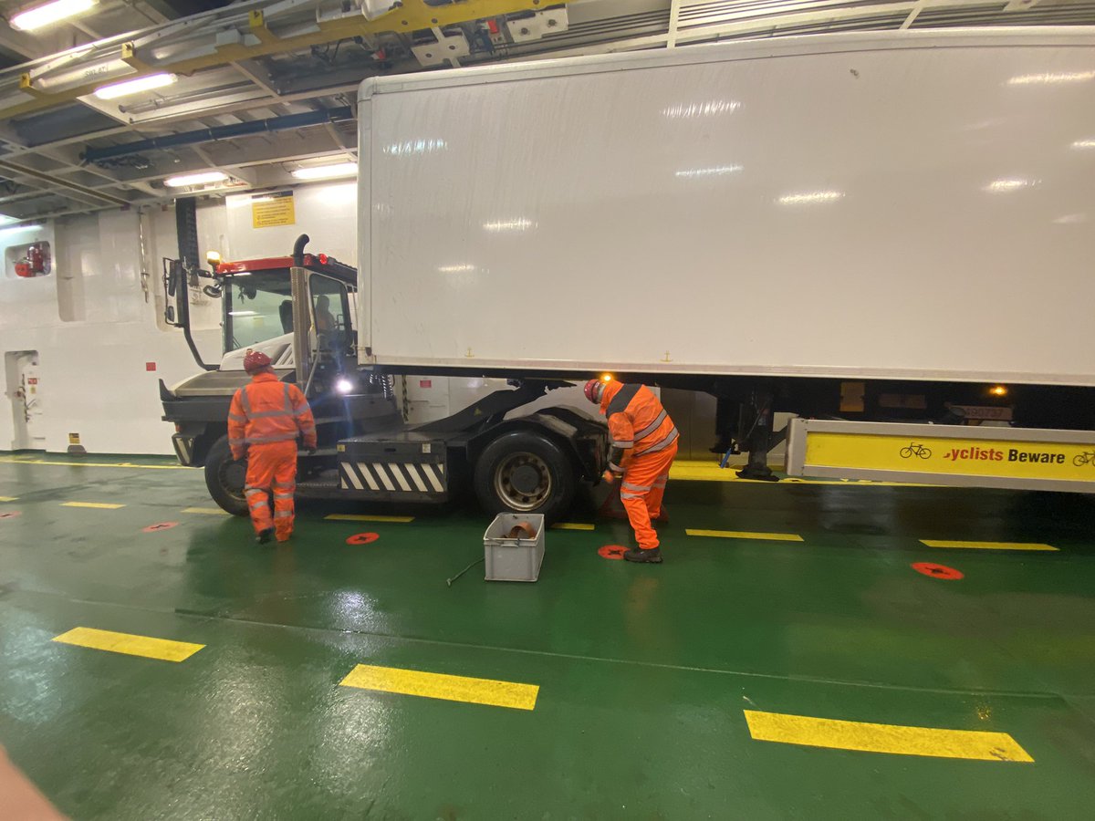 jagraas's tweet photo. Night Shift @CalMacFerries https://t.co/aQGXuzaj5u
