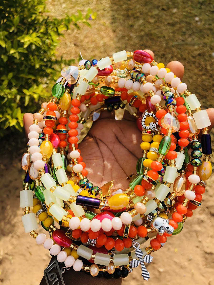AkusikaBeads's tweet photo. The ass and waist is always supposed to be beaded, by waist beads from me.  Nationwide delivery 100 cedis for 3 strands. 🥰🥰. #waistbeads #AdultWork #Ghana #twittermarketplace #beads https://t.co/npZGIRyyUE