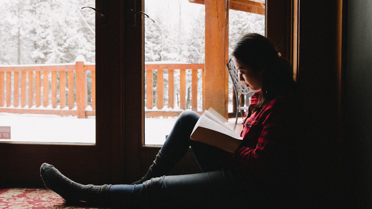 SalemSchoolsk12's tweet image. We are so happy there will finally be snow! My favorite thing to do on a snow day is read a book so...
SNOW DAY CHALLENGE!
Take a photo reading a book (staff/student) in an unusual place tomorrow &amp;amp; receive a giftcard to Wicked Good Books! email to: publicrelations@salemk12.org