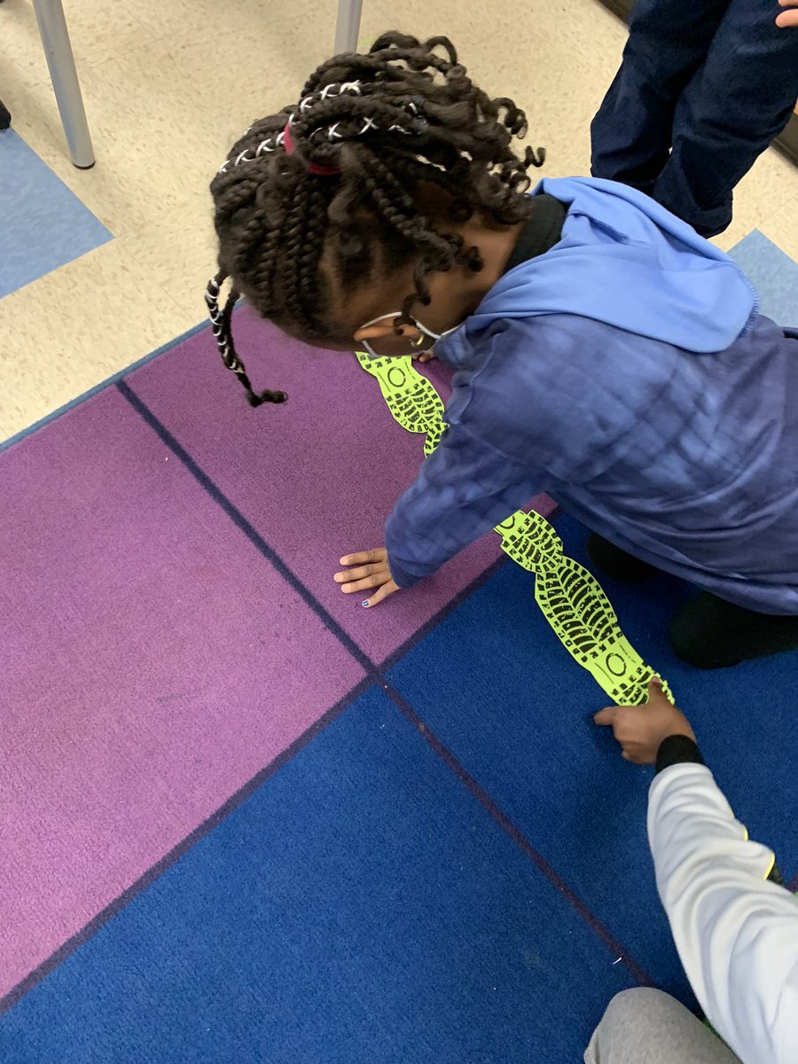 MsPortmanLMES's tweet photo. Students worked together to measure classroom items with teacher feet and giant feet! @LyonsMill @LindaMMacleod https://t.co/B4AZzHIYRv