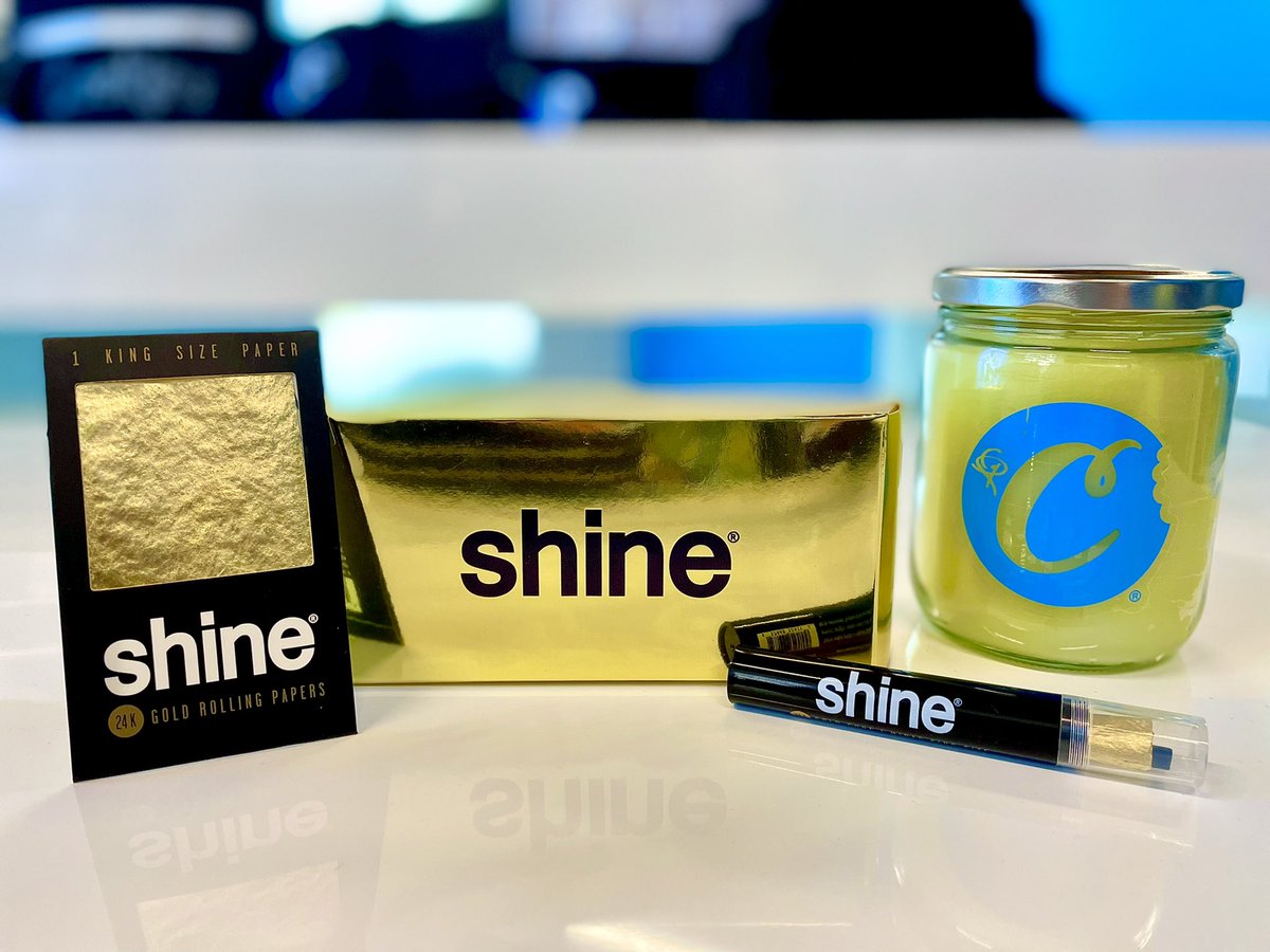 cookies_denver's tweet photo. We ✨shine✨out here at 🍪 Denver. Who you smokin’ the gold ⚜️ with⁉️💨💨💨 #CookiesDenver #shine #goldonly #puffpuffpass https://t.co/lAN4IMiZ2r