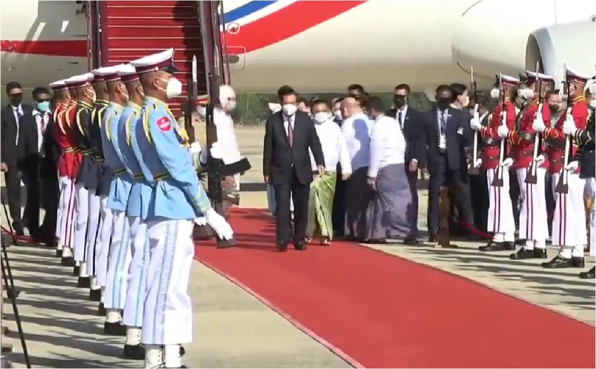 UngChamroeun's tweet image. សម្តេច ហ៊ុន សែន ទៅដល់ណៃពិដោរហើយ  #SamdechHunSen #Myanmar #Naypyidaw #Cambodia #ASEAN