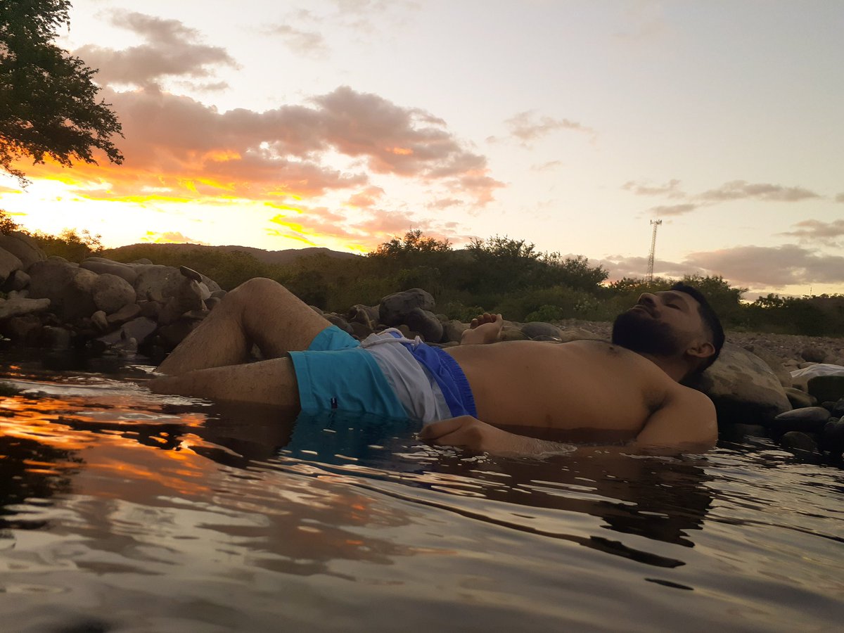 arielmasis's tweet photo. Limpiando toda la basura de la mente. https://t.co/oBcQAlzVZc