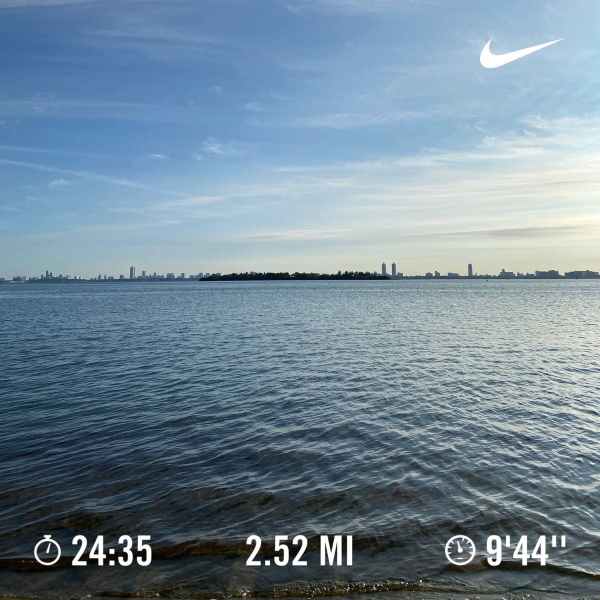 suzywillow's tweet photo. 2022 Run 6: 2.5 miles definitely getting quicker, 8am earlier today perfect temperature #runningryoos #miami 🌬 https://t.co/0W0ndOhw3Q