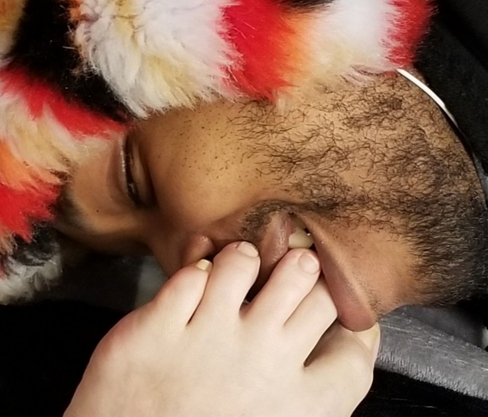 This new video foot tease w @24KBBC (dropping sometime this year 😆😆😆) https://t.co/9W8EW6Yg7C