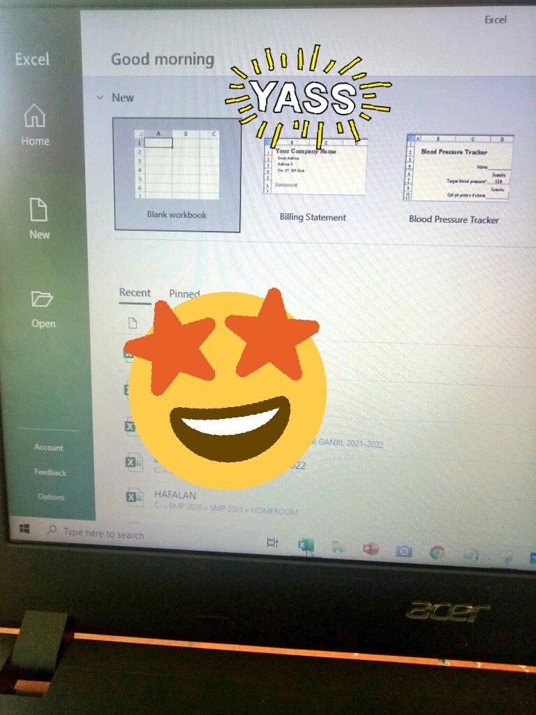 ayeeza's tweet photo. Laptop ini sopan banget, pagi2 udah nyapa https://t.co/vqEiJOLAGw