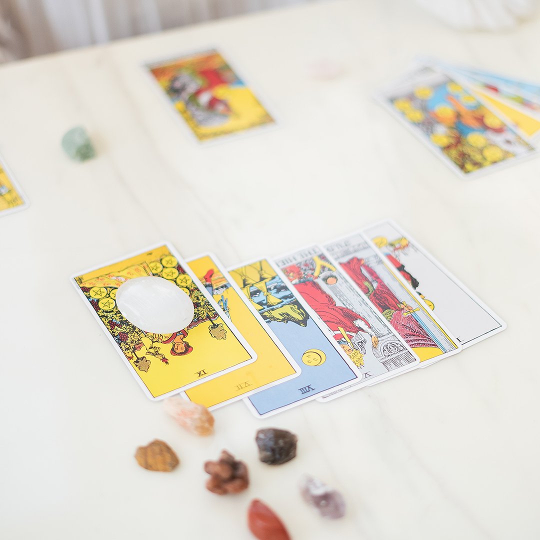 snowflakeheal's tweet photo. Learning the Fool's Journey is a wonderful way to connect with the tarot's major arcana. Check out this article to learn more about it: https://t.co/SoXYWON4tK
#tarot #foolsjourney #majorarcana https://t.co/DvvgMnHtED