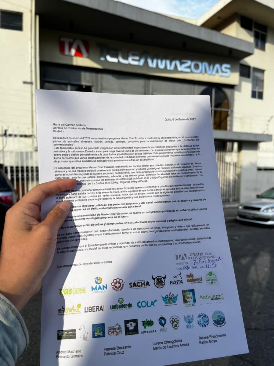 RescateAnimalEC's tweet photo. Ambientalistas y animalistas de todo el Ecuador enviamos oficio a @teleamazonasec para exponer nuestra postura, acciones a tomar y les planteamos 3 medidas de reparación por el daño cometido, al usar fauna silvestre, durante @masterchefecu #MasterTráfico #TeleamazonasDiscúlpate https://t.co/EcRhKm11W0