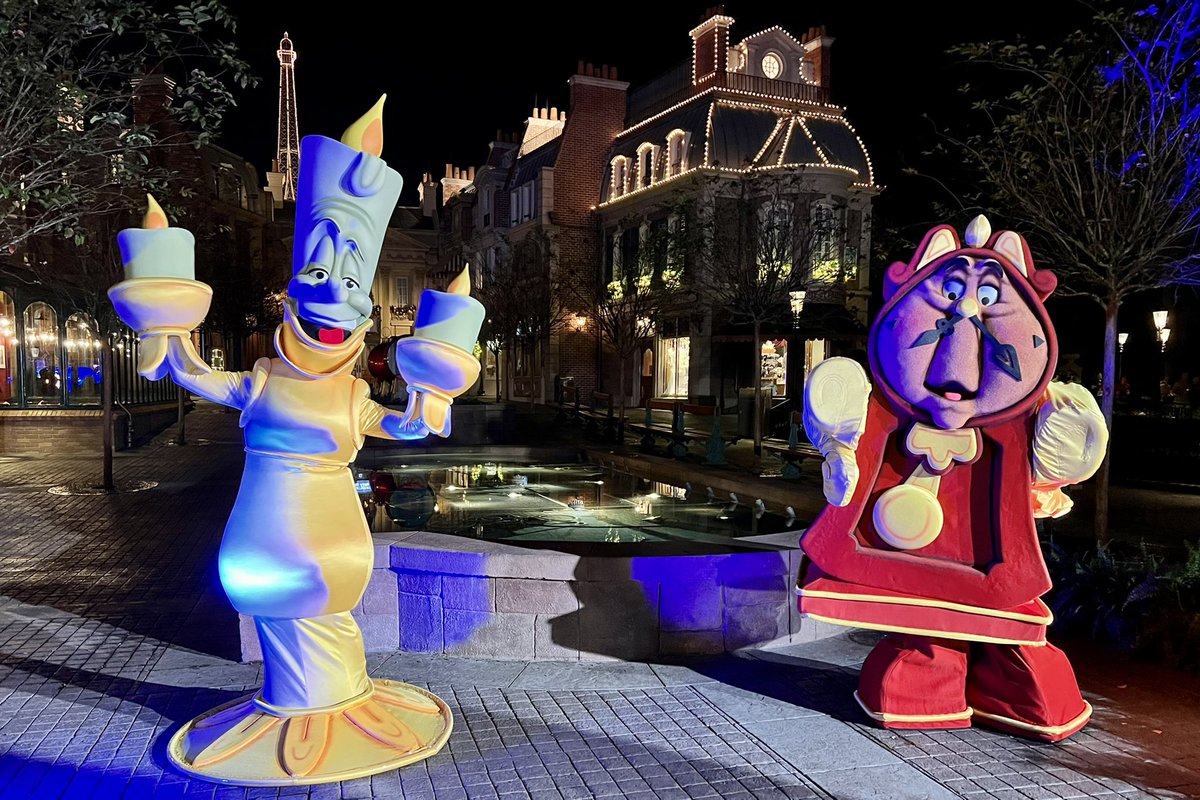 wdwmickeyhunter's tweet image. Lumiere and Cogsworth in France during this morning’s WDW 5K! A rare sighting! #runDisney #WDWMarathon #wdw5k #5k #WaltDisneyWorld #DisneyWorld