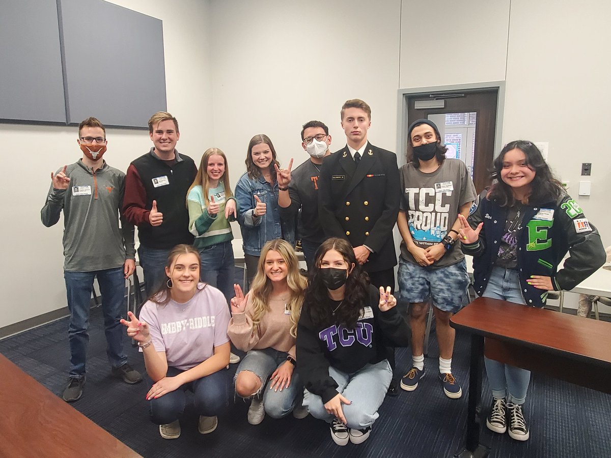 EagleAPEnglish's tweet photo. Eagle Fly By is one of my favorite days of the year! It was so informational and such fun! Thanks to everyone who came back to the Nest to tell us about college! A few people left before this pic but they are equally appreciated! Thank you all!! @EatonHighSchool https://t.co/gGMPvcXJ8o