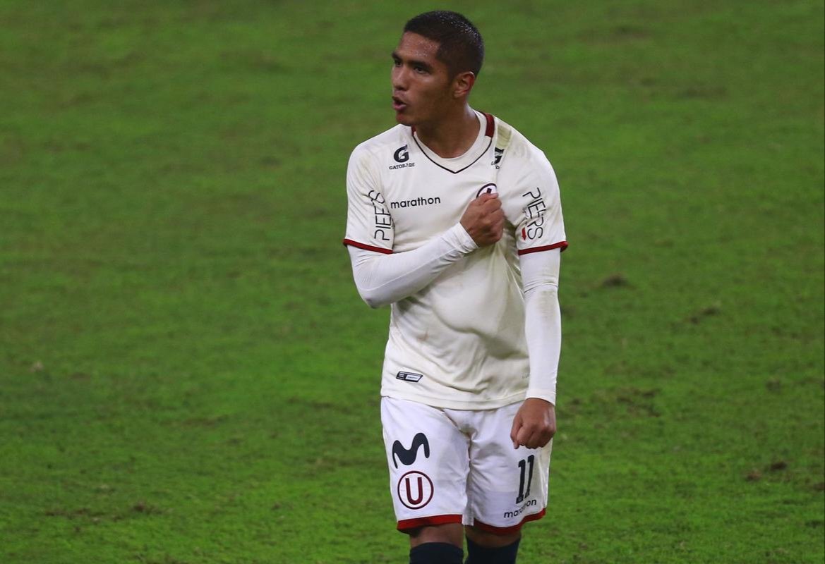 Bruno_Gomez24's tweet photo. Una cosa que nunca le vamos a refutar a nuestras divisiones menores es que TODOS aman a @Universitario seran buenos , malos y tal vez ni lleguen a primera pero lo que hicieron Flores y Siucho lo tienen de ejemplo a ser los siguientes y eso no se compra en la esquina se nace https://t.co/0QWJghHsC3