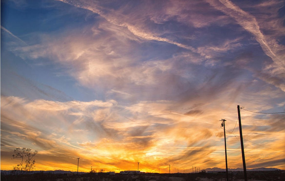 KunalMehraPhoto's tweet photo. I am large. I contain multitudes within myself - #WaltWhitman
A December sunset in #TwentyNinePalms reveals the multitudes of the #MojaveDesert #JoshuaTreeSunset #TwentyNinePalmsSunset #DesertSunset #WaltWhitmanQuotes
https://t.co/ghXc37sNfd https://t.co/Hp9l5f8hKe