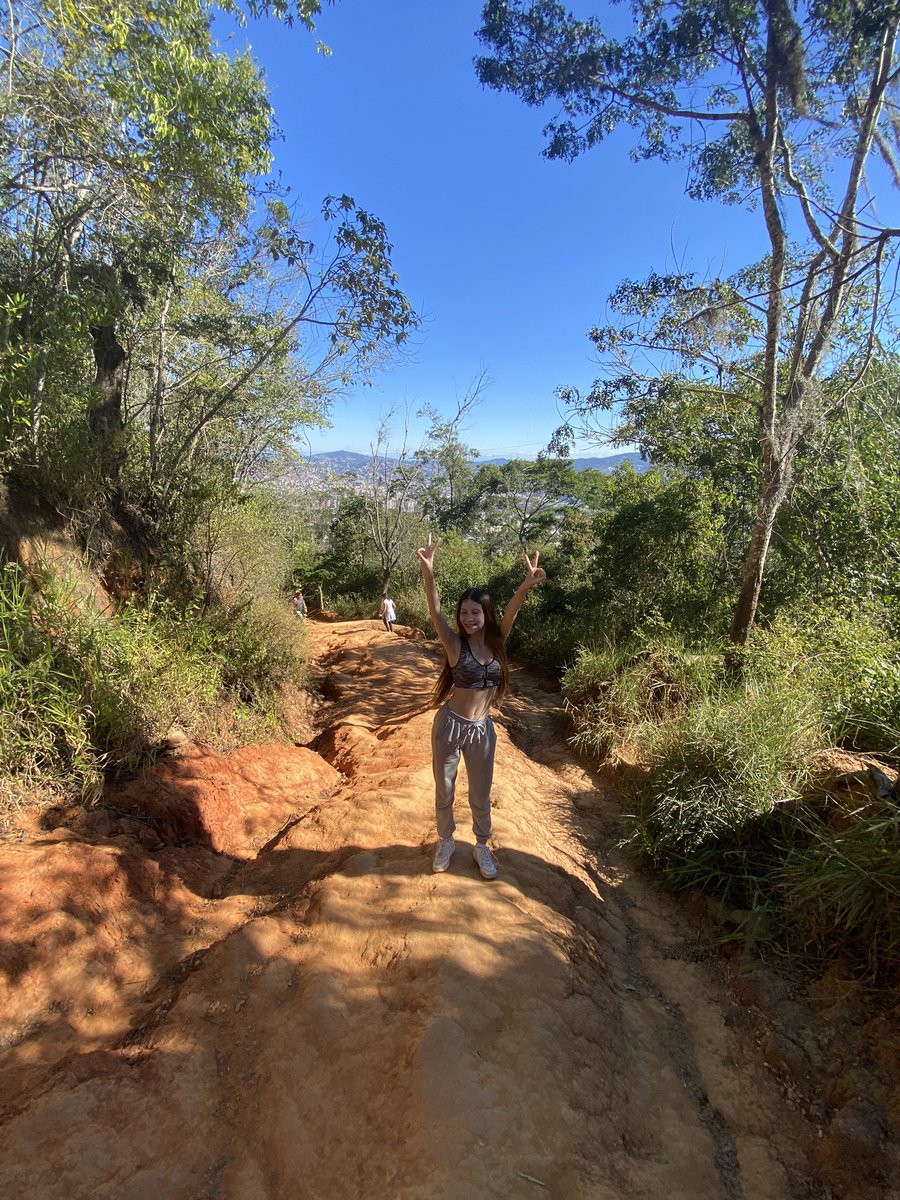 medicennella's tweet image. Me caí y me di tremendo coñazo pero no me perdí en el avila