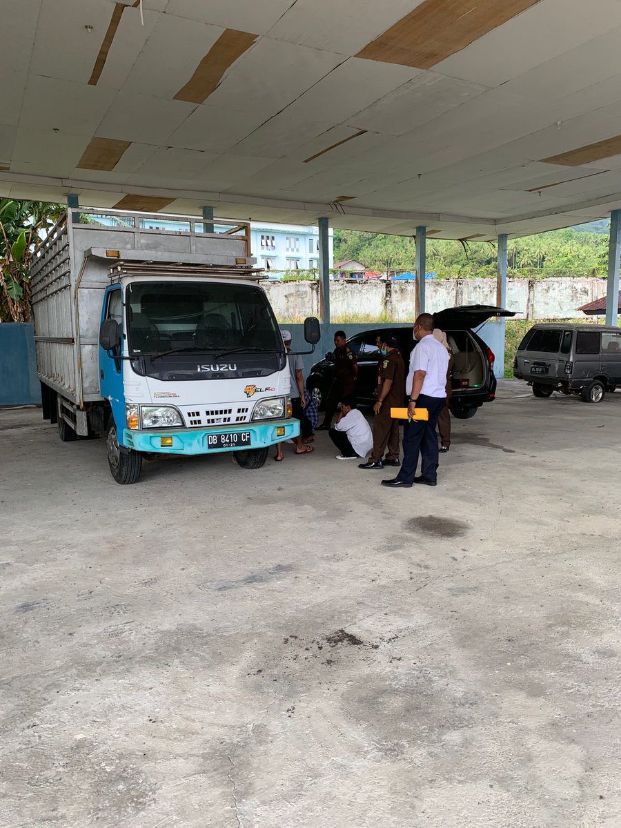 RupbasanTernate's tweet photo. Pada Kamis, 06 Januari 2022 Kejaksaan Negeri Ternate berkunjung ke Rupbasan Klas II Ternate guna mengambil barang hasil lelang. https://t.co/psYQ8yXPLA