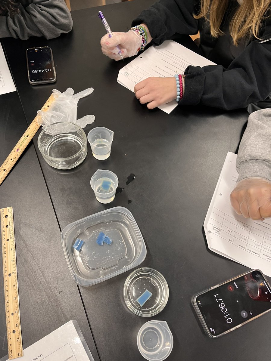 Mttaborbiology's tweet photo. Determining why cells are small is an important for understanding diffusion across membranes. AP Biology students @Tabor_City took this idea and designed their own cells. Congrats to the gentleman of AP Bio for the most efficient cell by mass! https://t.co/strAagTrhu