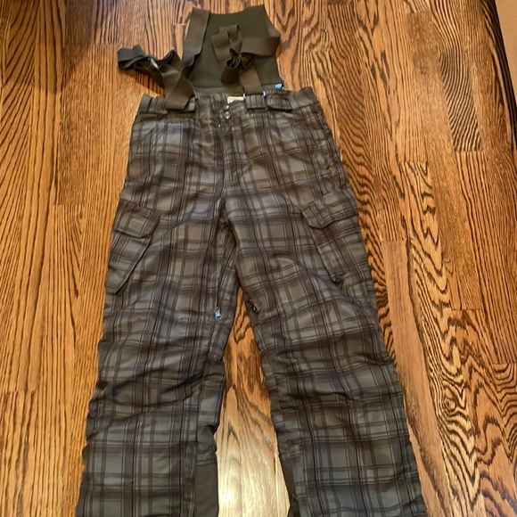 cheryl1270's tweet photo. So good I had to share! Check out all the items I'm loving on @Poshmarkapp from @takos123 #poshmark #fashion #style #shopmycloset #pinkvictoriassecret #traditionpetite #cherokee: https://t.co/z8qte4aWab https://t.co/oxFx1Mcx9z