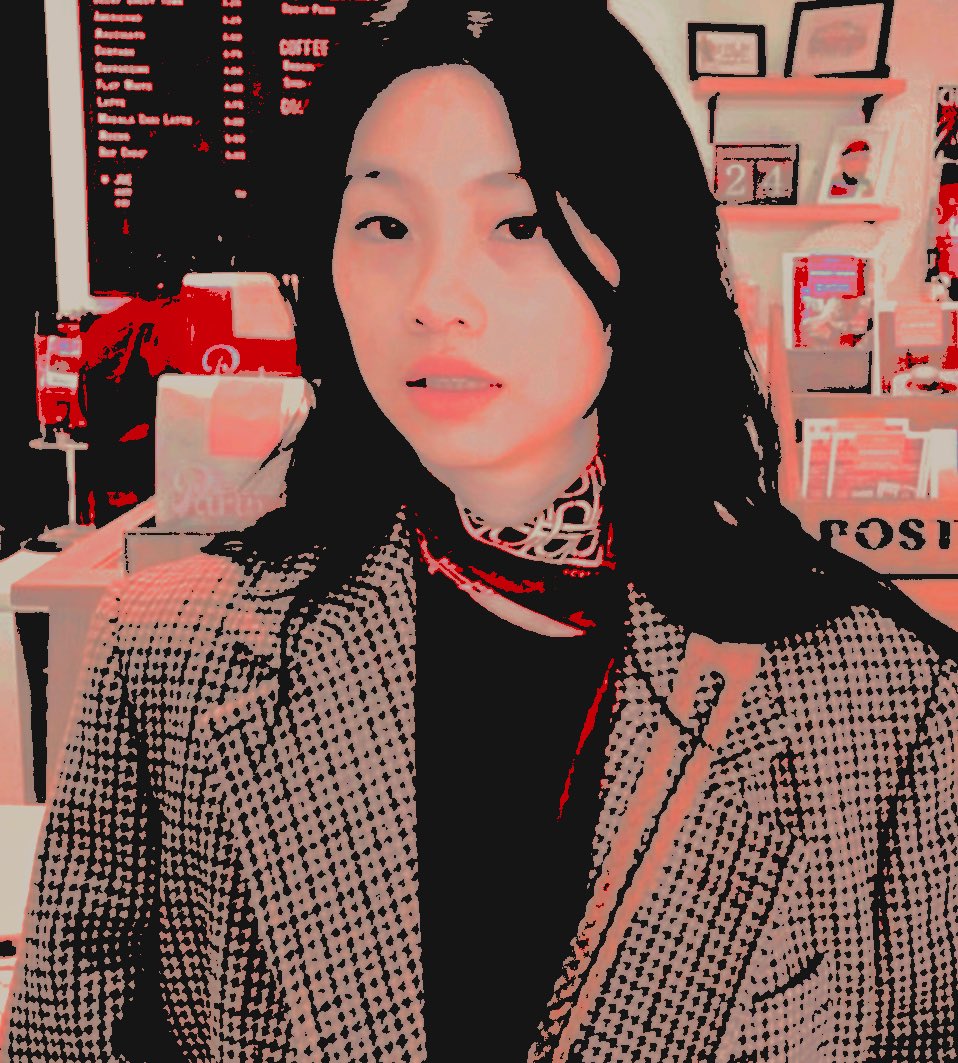 SLINGSWEB's tweet photo. ⠀
 ˏ`  your camera roll if cindy was your girlfriend. 
⠀ https://t.co/CpgYJXHJIg
