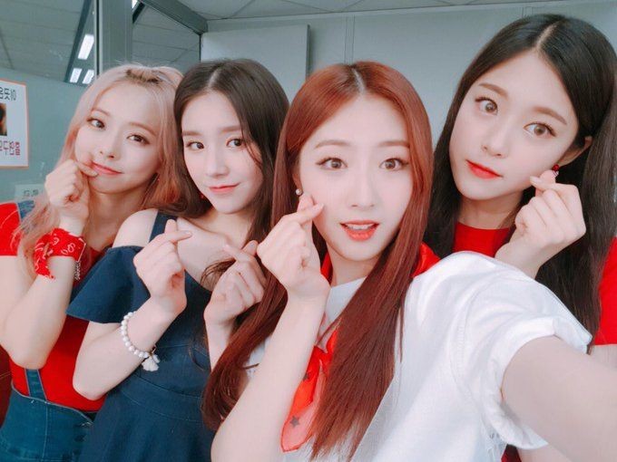 loonaoldpics's tweet photo. #이달의소녀 #LOONA https://t.co/rwFgIesqfM