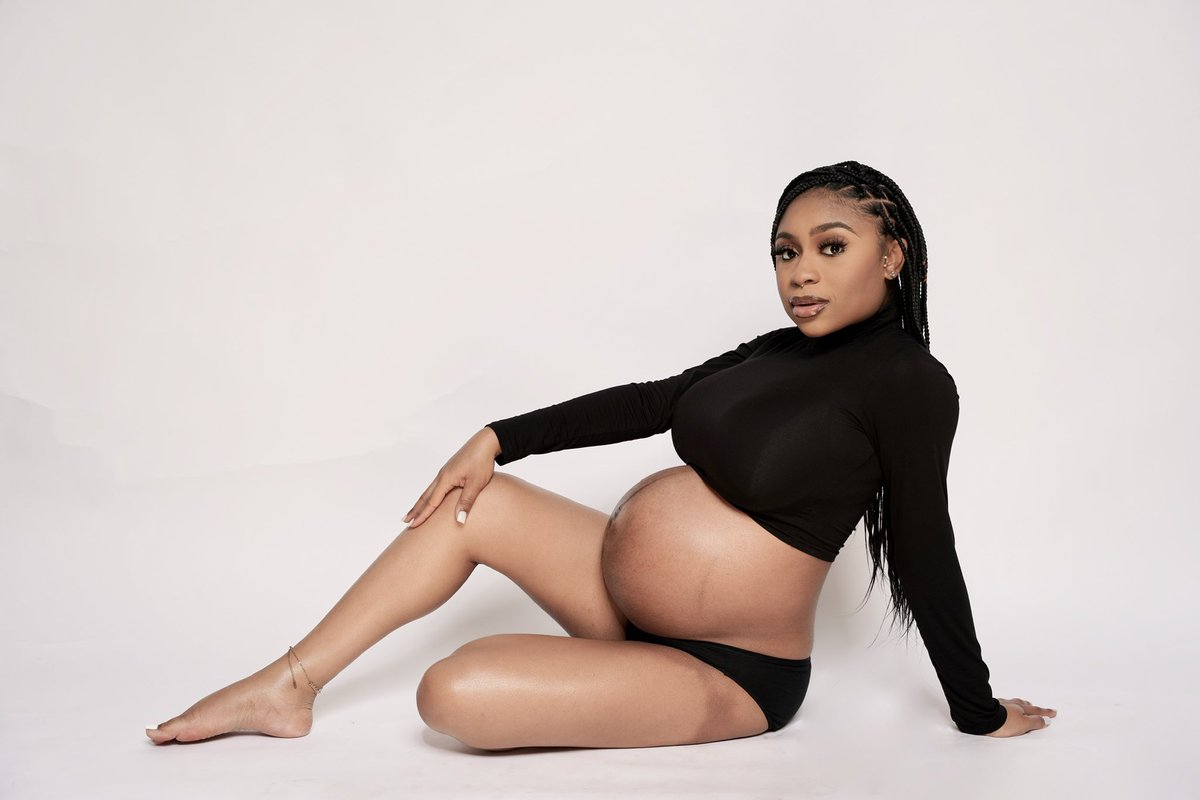 RealKilahLache's tweet image. I prayed that my body and baby are able to do all that needs to be done w No hospital, no medical intervention, no hurt or harm — just the strength of being woman that God gave me. I finally birthed my handsome Ray of sonshine — M3 is here! 🌞 God has granted my prayers yall! 🤎