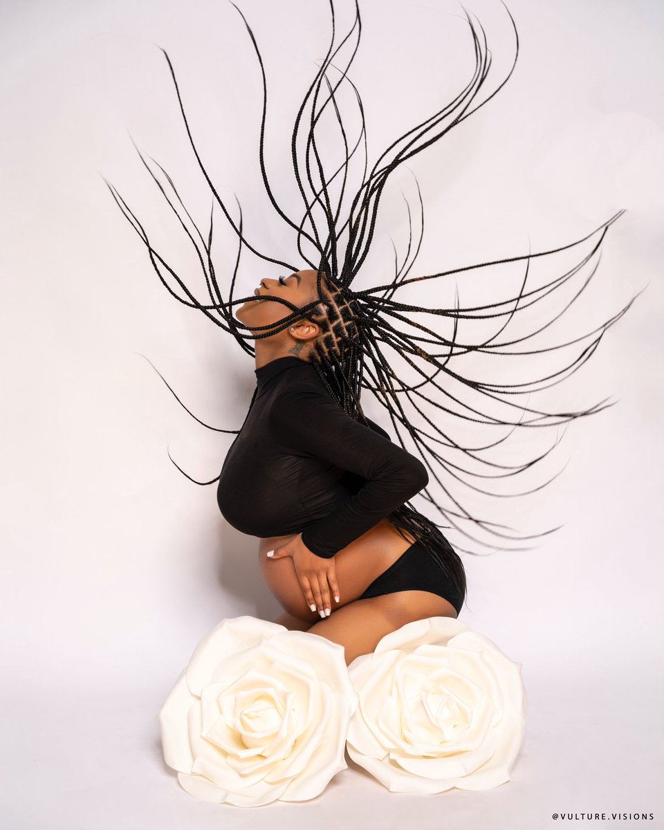 RealKilahLache's tweet image. I prayed that my body and baby are able to do all that needs to be done w No hospital, no medical intervention, no hurt or harm — just the strength of being woman that God gave me. I finally birthed my handsome Ray of sonshine — M3 is here! 🌞 God has granted my prayers yall! 🤎