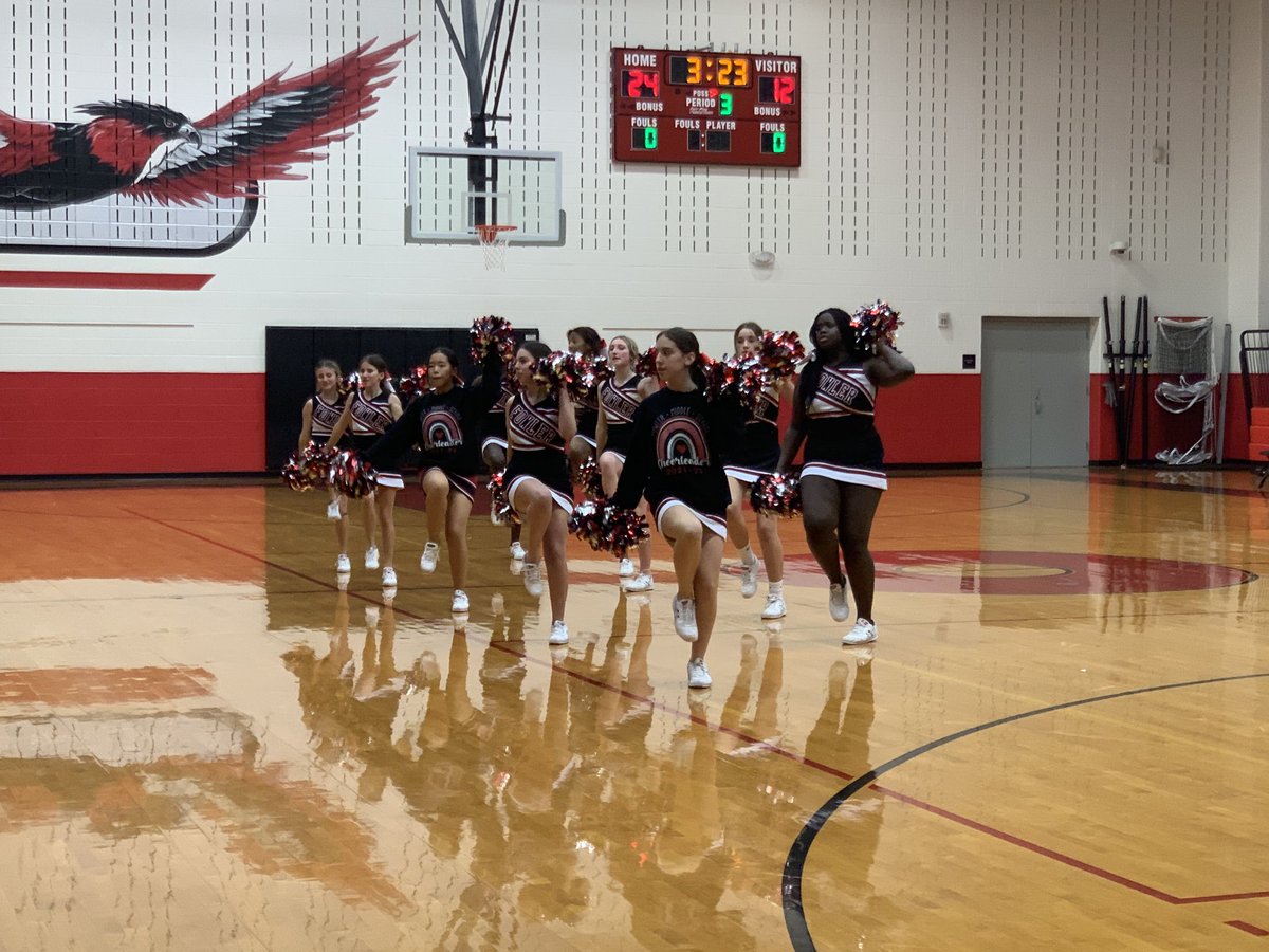 MelissaSoileau7's tweet photo. #WeAreFowler we love our cheerleaders! https://t.co/91VqgNSUvT