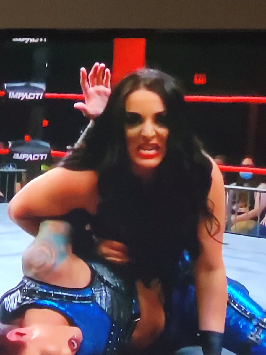 angeeseven1's tweet photo. @IMPACTWRESTLING @DeonnaPurrazzo @MickieJames  @RealMMartinez  #Deonna is ready for #HardtoKill #IMPACTonAXSTV https://t.co/JCzqPjzJsG