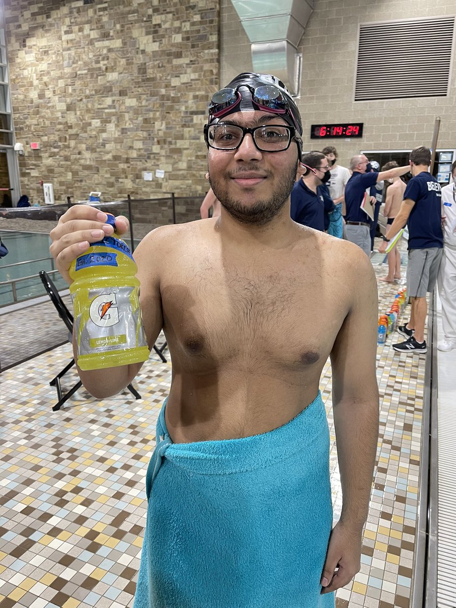 Congrats to Yash on winning the annual Gatorade Challenge! Great senior meet today vs. <a href="/LPHSSwim/">Lake Park Swim Team</a> and <a href="/GWSGirlsSwim/">Glenbard West/South Girls Swimming</a>!🏊‍♂️🏊‍♂️ @mbowsergbn <a href="/GEHS_Athletics/">Glenbard East Athletics</a>