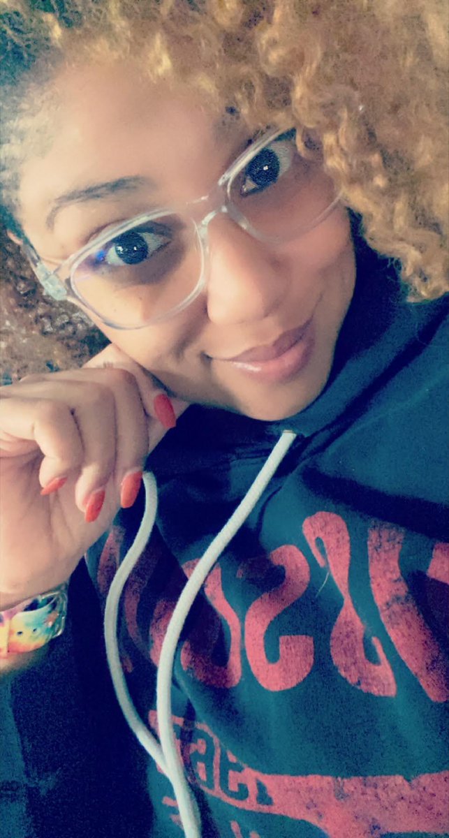 pharrahmones's tweet image. QT a selfie and your age 

41 😘