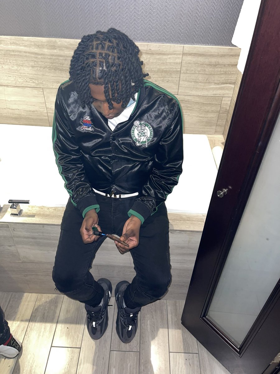 lilsteve2x's tweet photo. Blue🧀 Was All I Needed💸 https://t.co/B6TBAhfTwb