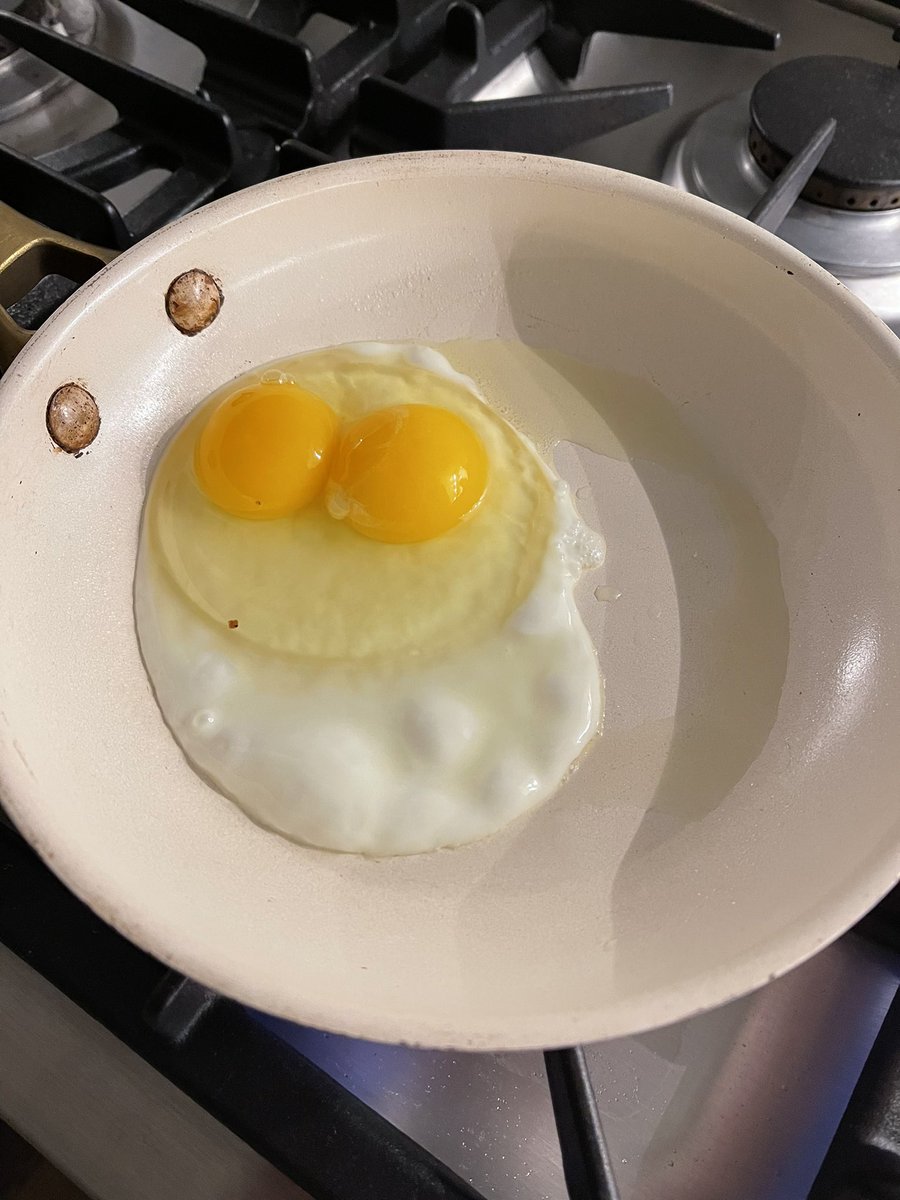drdavidsong's tweet photo. It was a one ๐ฅ with 2 yolks kinda day. #YolksOnMe https://t.co/6YyXtVfEXg