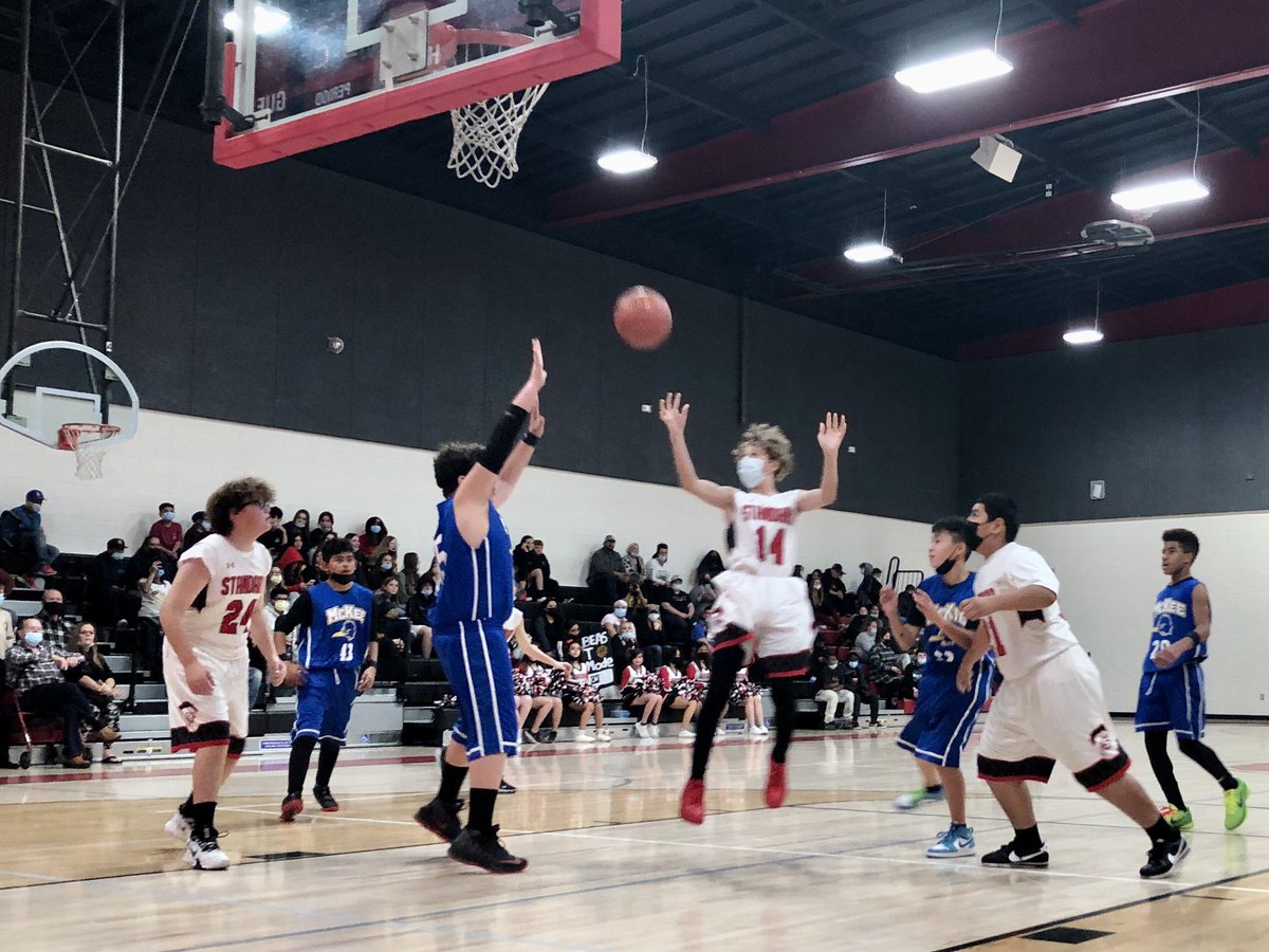 StandardWarrior's tweet photo. SMS Warrior basketball against the visiting McKee Roadrunners happening now. https://t.co/XPzVWyv0xq
