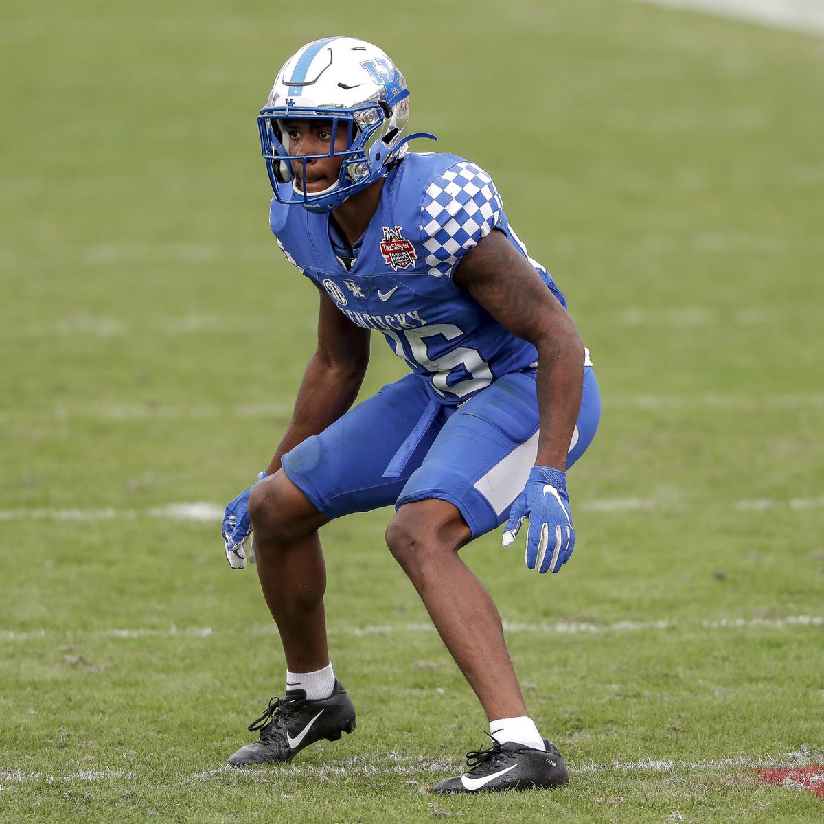 TrevorWalton21's tweet photo. EXTREMELY BLESSED TO RECEIVE MY FIRST OFFER FROM THE UNIVERSITY OF KENTUCKY!!💙🤍 #AGTG #BBN @CoachC_Collins @CoachJames44 https://t.co/ZGqe0G4CVo
