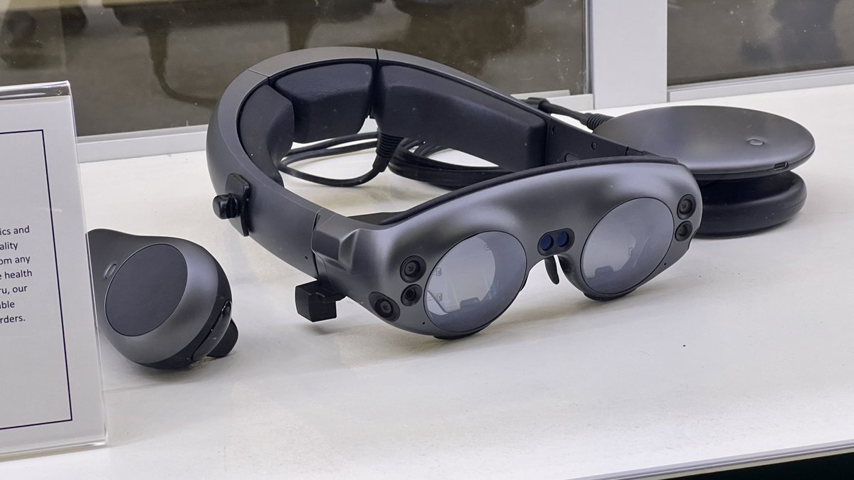 JeromeColombain's tweet image. Équipements oculaires pour petits metaversiens… #CES2022 #AR