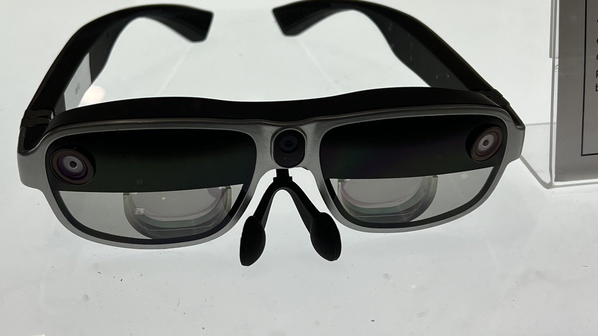 JeromeColombain's tweet image. Équipements oculaires pour petits metaversiens… #CES2022 #AR