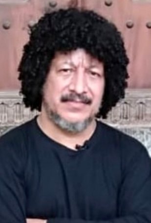 Jika melihat kedua sosok ini, anda lebih respek ke siapa ???
RETWEET 👉 Haji Bolot
LIKE          👉 Zen Assegaf