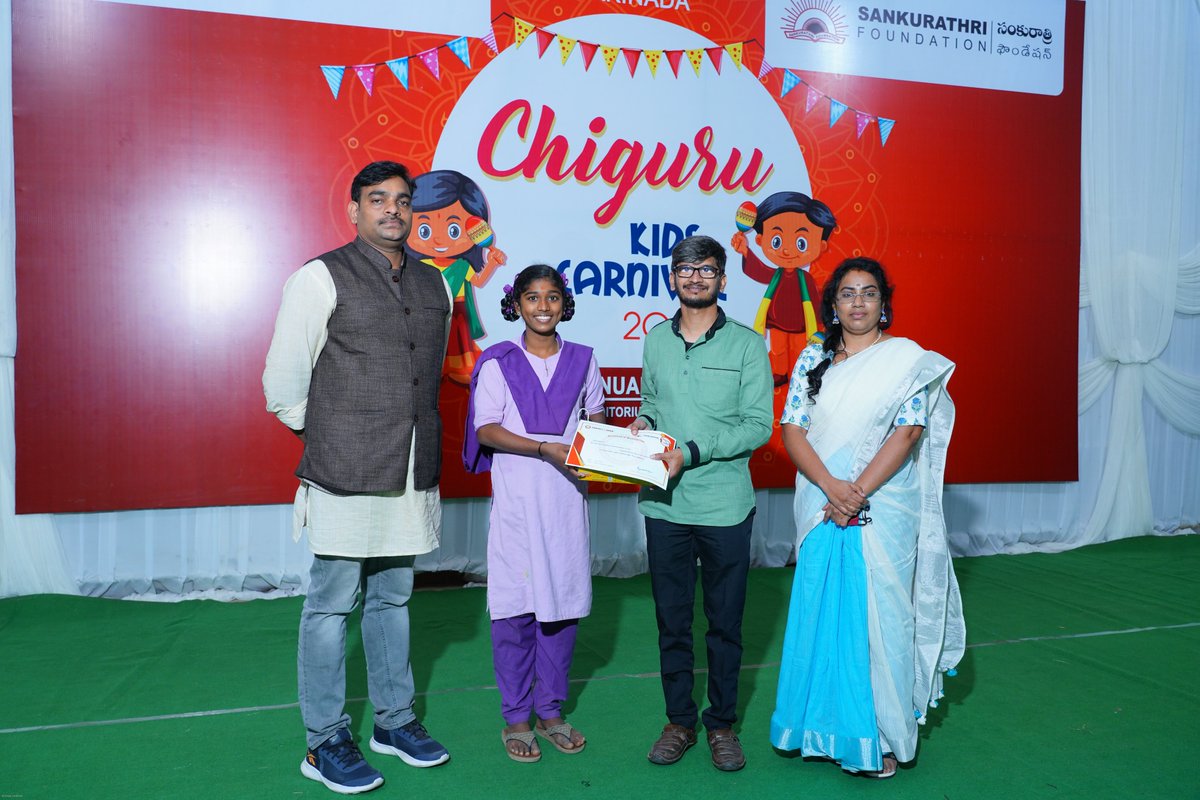 yfs_official's tweet photo. It was truly a carnival at Kakinada, riot of colors,

325 students from 40 govt schools &amp; informal tuition classes participated with unmatchable energy &amp; zeal

In sports, culture &amp; science categories, Chiguru was a great platform for students to showcase their talents

1/2 https://t.co/U04o4gqO6K