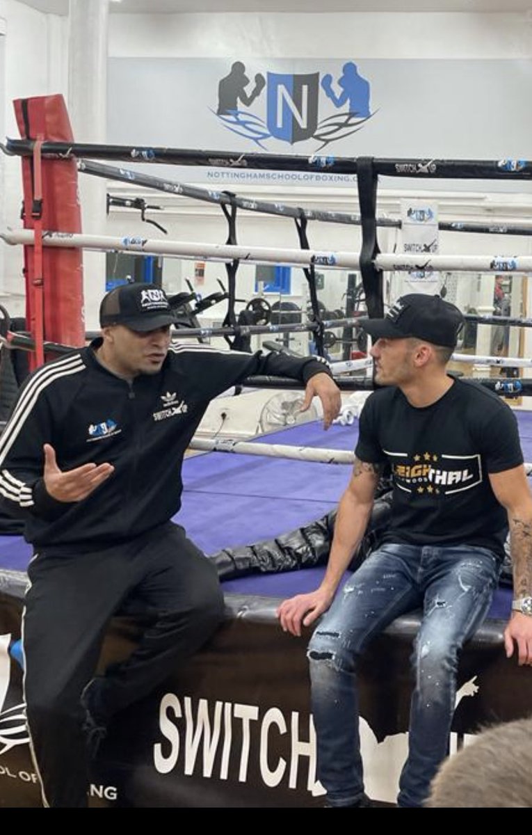 NottsBoxing's tweet photo. WORLD BOXING CHAMPION AND OUR PATRON LEIGH WOOD INSPIRES YOUNG PEOPLE AT Nottingham School of Boxing AND SWITCH UP. 👊🏽
#LivesNotKnives #PositiveRoleModel #PowerOfSport #WorldChampion #Inspiring #YoungPeople #GivingBack @itsLeighWood @England_Boxing @ConnectSport @sported_UK https://t.co/kvUJMXeFH2