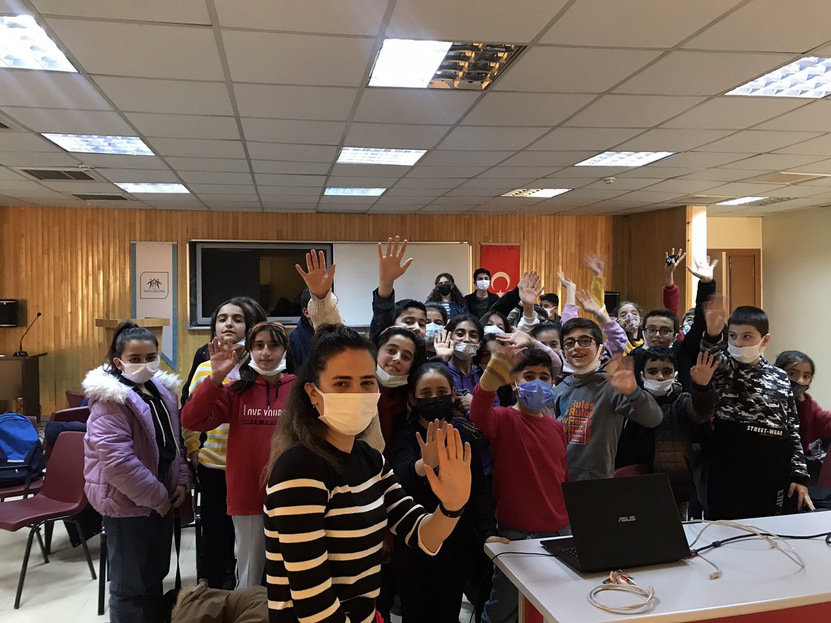 TÜBİTAK Ulusal Gözlemevi olarak,Bilim ve Toplum Merkezi (BİTOM) Kıdemli Uzman Astronomi Kadir Uluç tarafından öğrencilerimizle birlikte gerçekleştirildi. Eğitmen ve öğrencilerimize teşekkür ederiz. <a href="/mramazanbarin/">Ramazan Barın</a> <a href="/mehmetnezirg/">mehmet nezir gül</a> <a href="/BilalGur30/">Bilal GÜR</a> <a href="/Hakkari_MEM/">Hakkari İl Milli Eğitim Müdürlüğü</a>