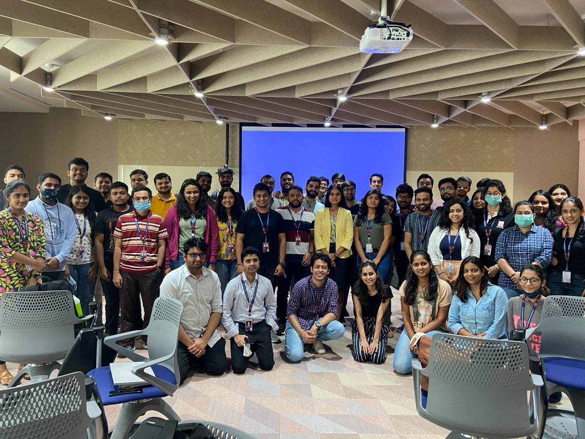 bitsom_edu's tweet photo. A happy BITSoM class with the multi-faceted Dr. Avantika Tomar
She teaches two courses Strategic communications and Business Research Methods at BITSoM, and it's been a wonderful learning experience for our students.
#bitsom #mba #mbafaculty #stellarfaculty https://t.co/hpnwonoBLG